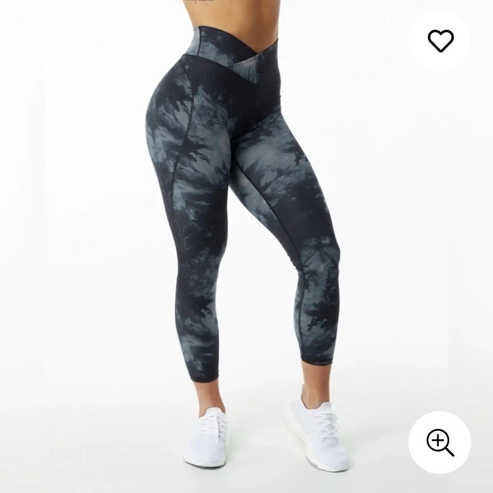 Alphalete Surface Power Leggings in Oil Stain